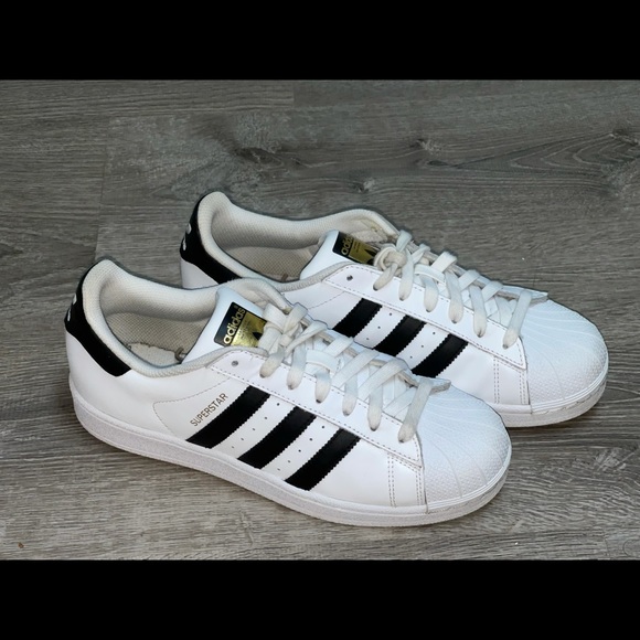 adidas Shoes - Adidas originals women’s superstar